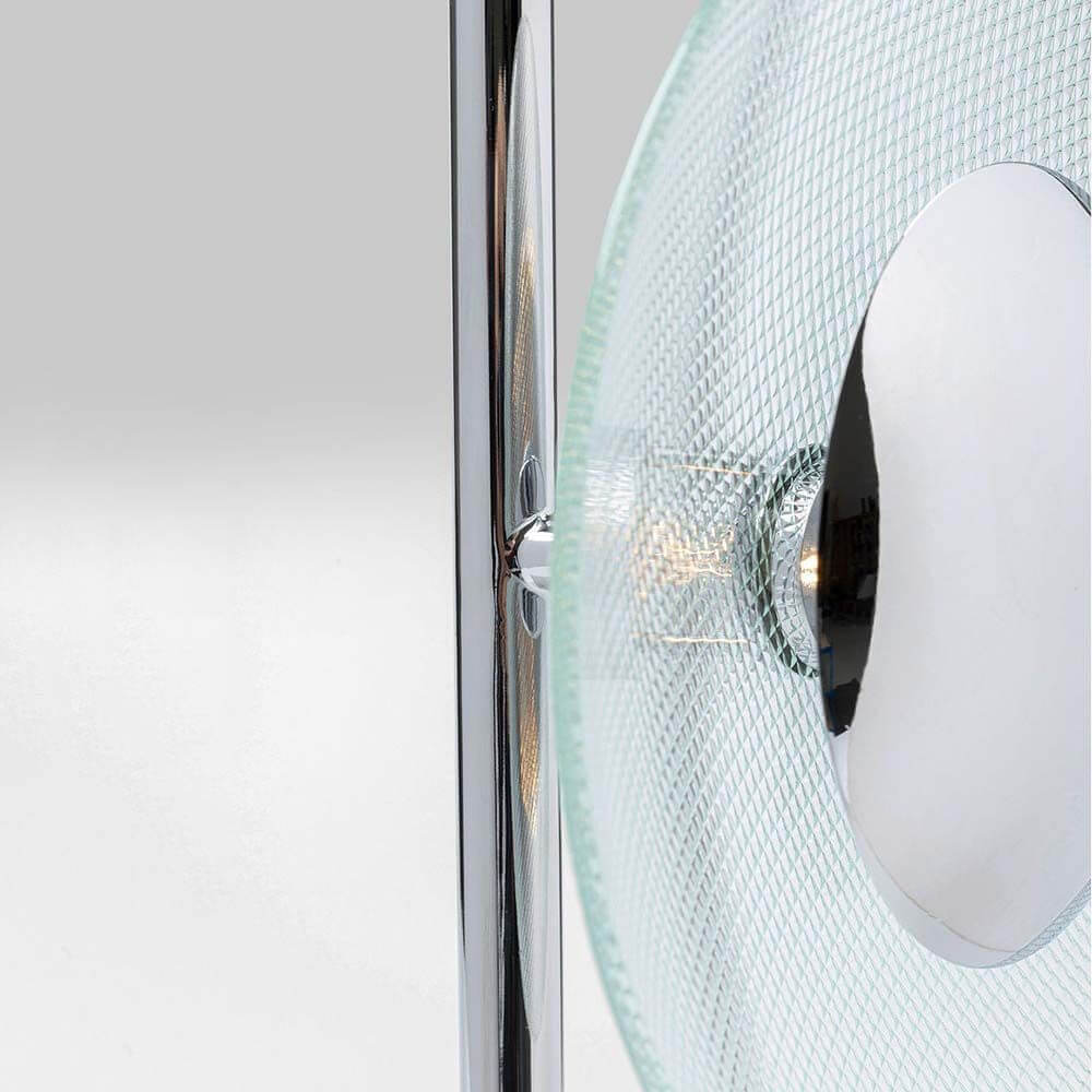 Detailansicht der Tischleuchte Ufo Due mit modernem Design und stilvollen Materialien.