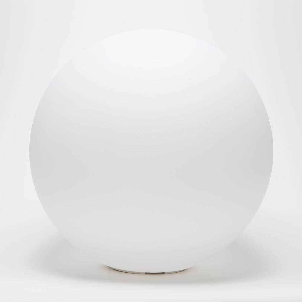 Lampe d'extérieur LED sans fil Pearl avec contrôle par application en forme ronde, blanche, de 25 cm de diamètre.