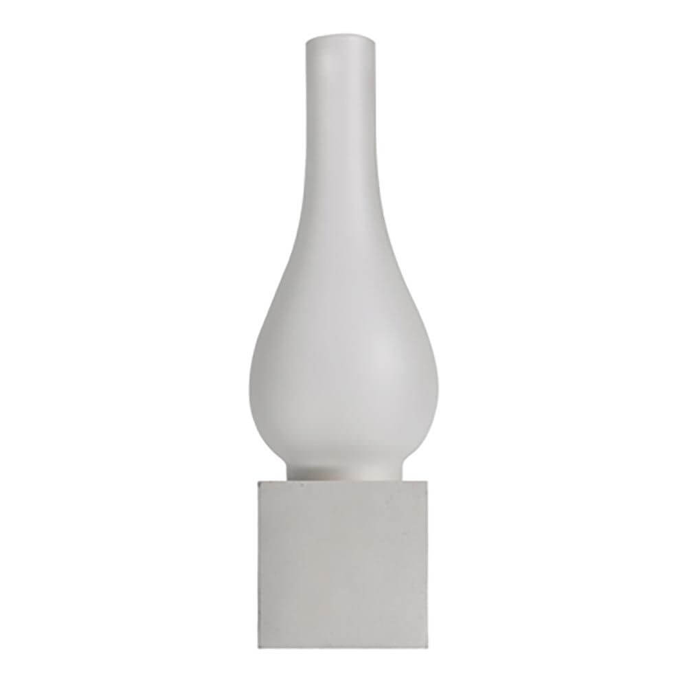Karman Amarcord Wandleuchte in eleganter, moderner Design-Optik mit frosted Glas im Wohnbereich.