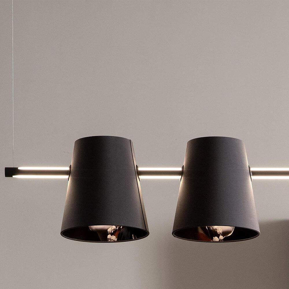 Karman Cupido LED Balkenleuchte Tunable via App mit zwei eleganten Lampenschirmen.