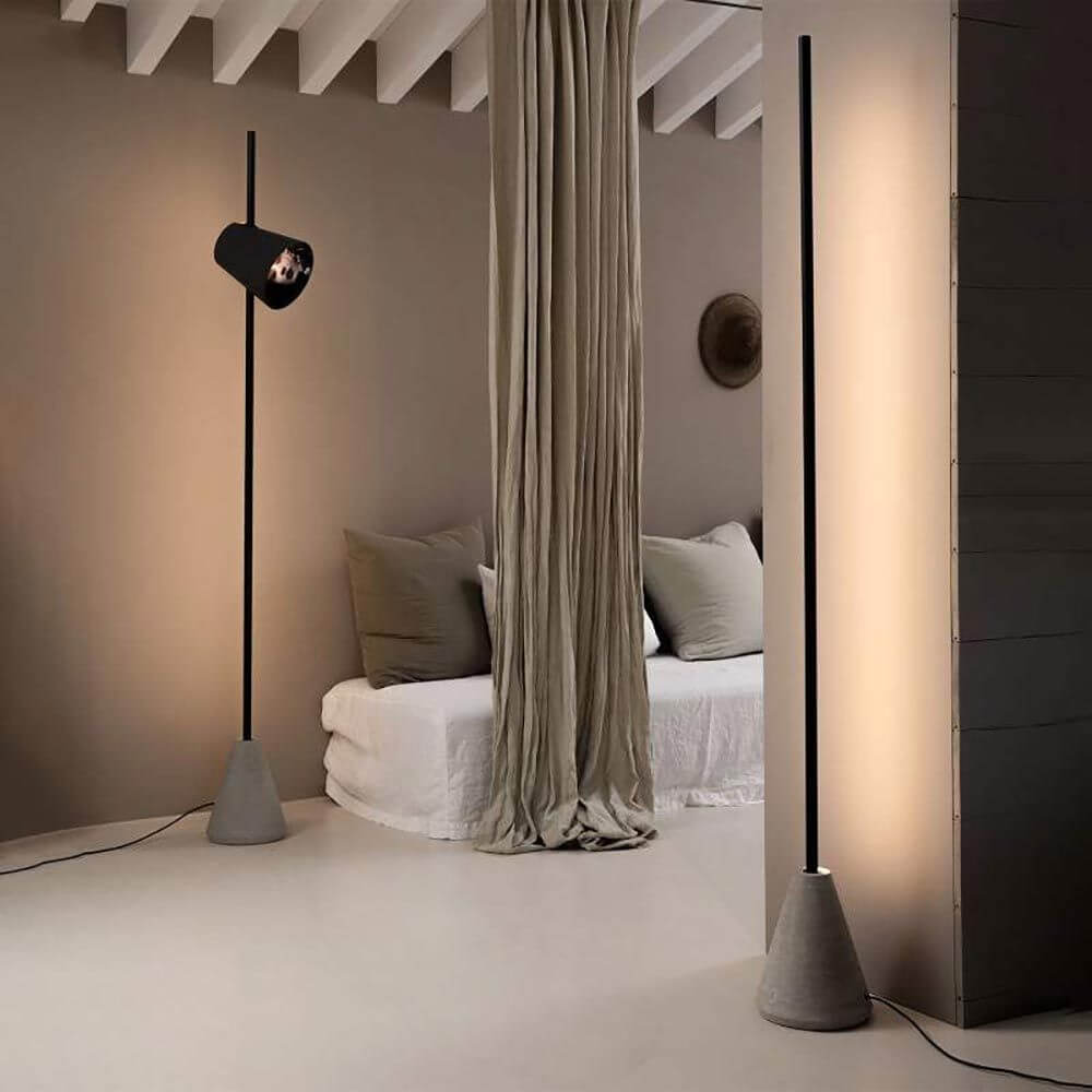 Karman Cupido Schirm für Cupido LED-Stehleuchte in modernem Wohnraum mit eleganter Beleuchtung.
