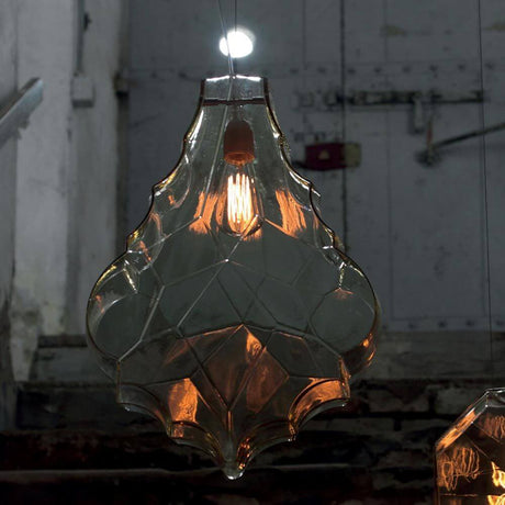 Karman Hängeleuchte 24 Karati - elegante Design-Hängeleuchte in kristallähnlicher Form mit warmem Licht.