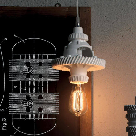 Karman Mek 1 pendellampe Ø 17 cm i kunstnerisk design med lyspære og keramisk lampeskjerm.