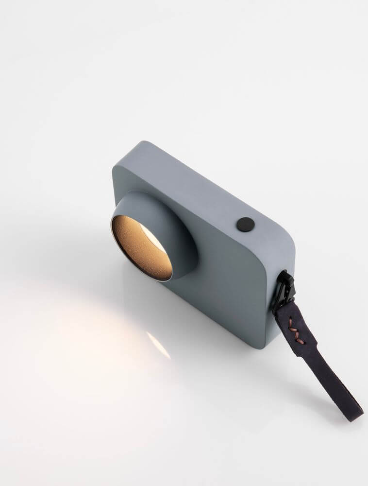 Kedros LED Tischleuchte 3000K in modernem Design, gefertigt aus hochwertigem Stahl und Aluminium