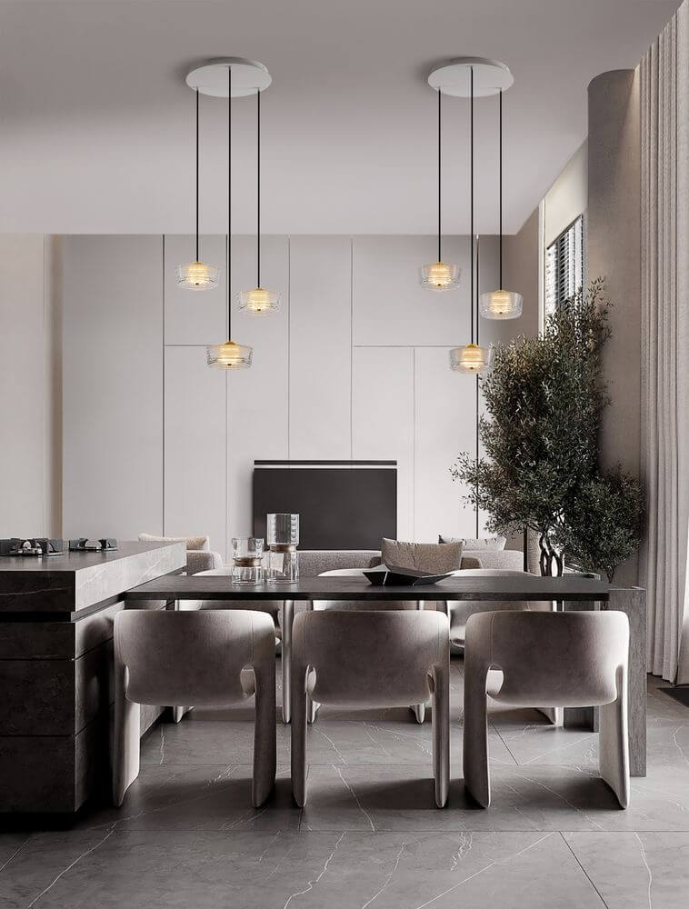 Keros LED Pendelleuchte 3-flammig 3000K Gold über elegantem Esszimmer mit modernem Design.