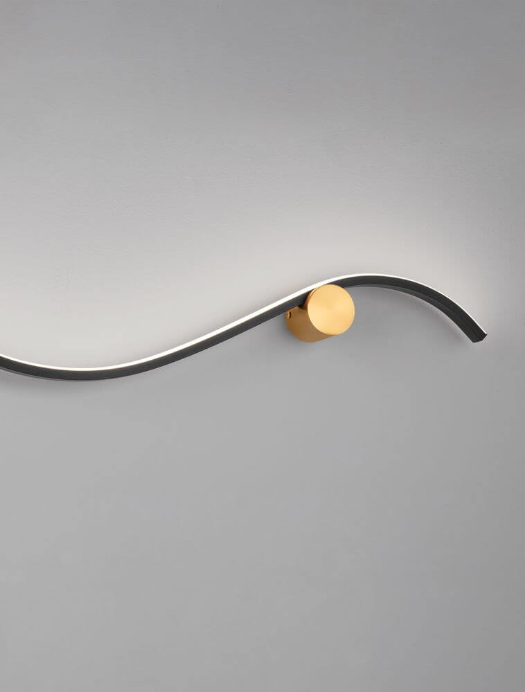 Kima LED Wandleuchte Geschwungen 3000K Schwarz, Gold mit elegantem Design und harmonischen Farben.