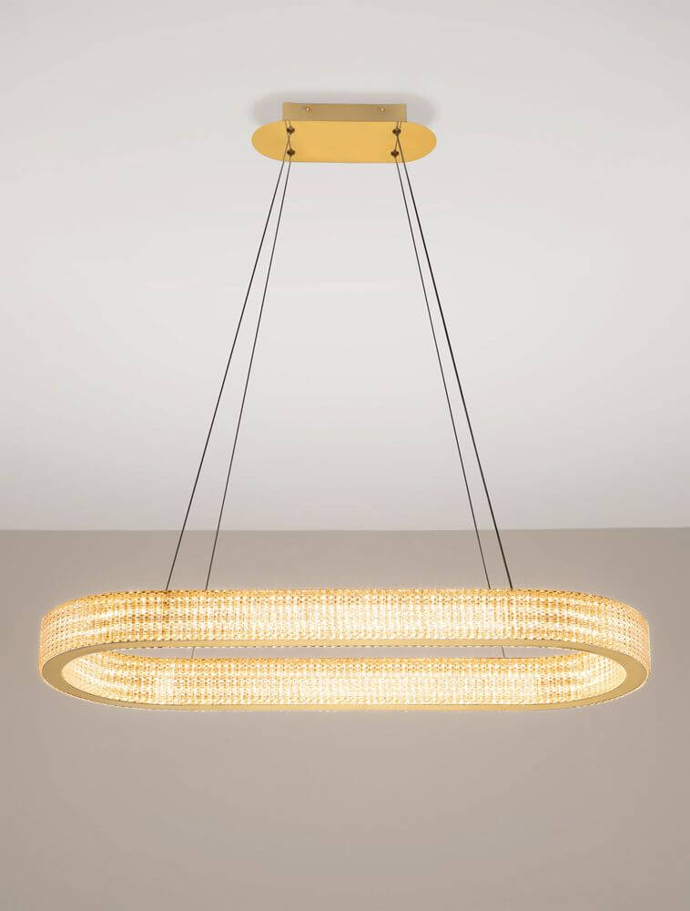 Kinara Pendelleuchte Stadion 3000K Gold mit elegantem Design und warmweißem Licht für moderne Räume.
