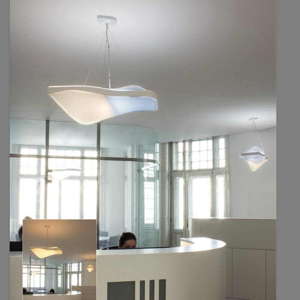 Vibe HCL Pendellampe im modernen Design, bietet RGBW Licht und Tageslichtverlauf für stilvolle Innenraumbeleuchtung.