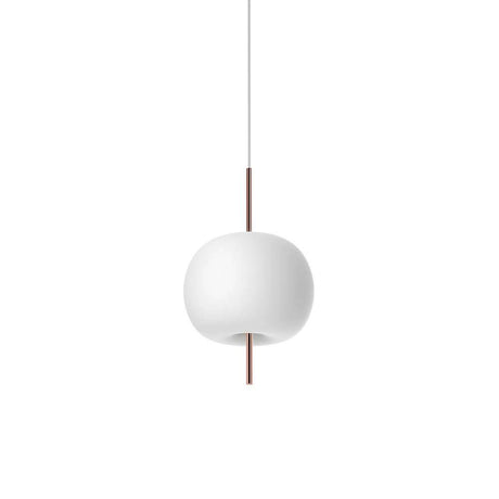 Kundalini Opalglas Pendelleuchte Kushi Ø 16cm in minimalistischer, runder Form mit einem Hängeelement.