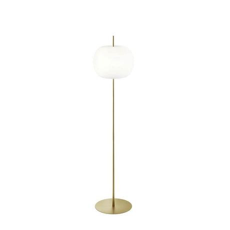 Kundalini Stehlampe Kushi XL mit Opalglasschirm 183cm Dimmbar auf goldfarbenem Fuß.