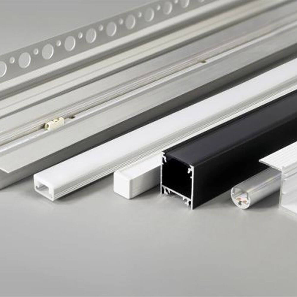 LED Aluminium Profil 2m Einbau: Verschiedene Aluminiumprofile für LED-Strips in unterschiedlichen Längen.
