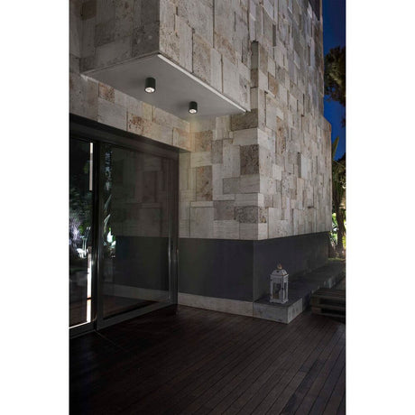 LED Spot de plafond extérieur 8W 3000K IP54 gris foncé sur un éclairage mural moderne.