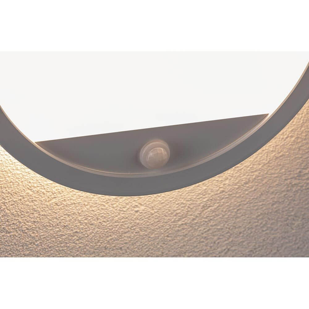 LED Lamina Sensor Decken- & Wandleuchte Weiß – Detailaufnahme des Sensors an der Deckenleuchte.