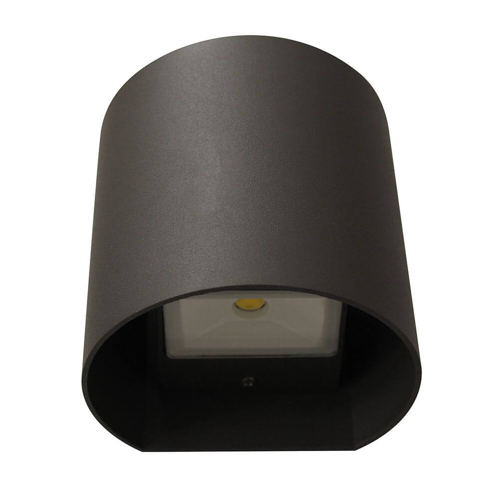 LED Außenwandlampe Dodd IP54 Anthrazit mit kompakter Form und COB-LEDs für warmweißes Licht.
