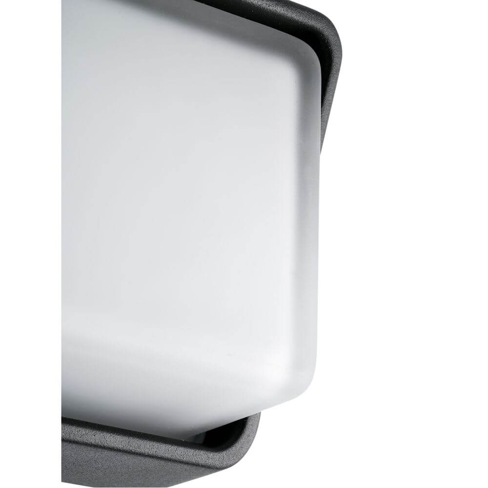 Nahaufnahme der LED Außenwandlampe HALF 3000K IP65 Schwarz, die modernes Design und Funktionalität vereint.