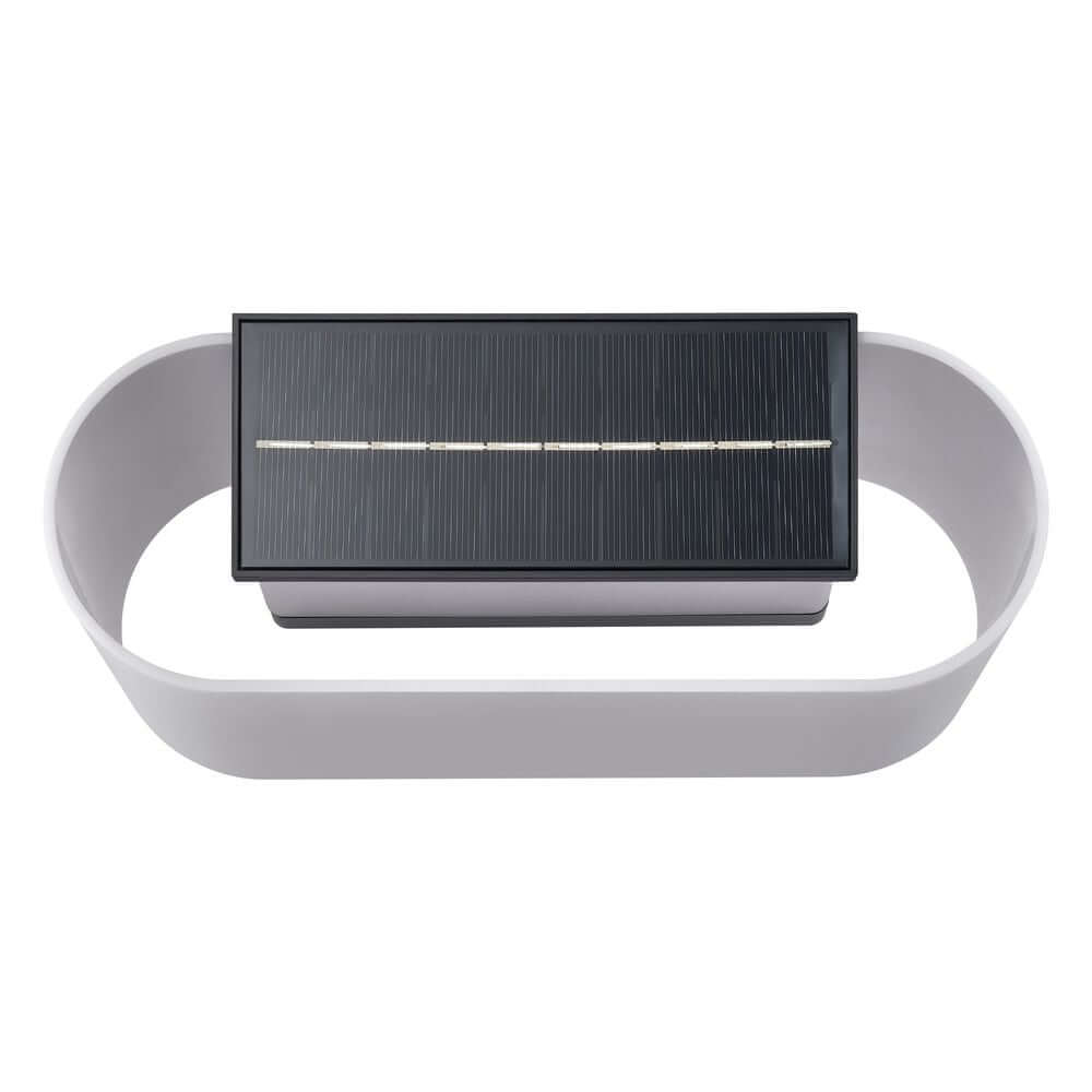 LED Außenwandlampe Piola IP44 mit modernem Design und solarbetriebenem Panel.