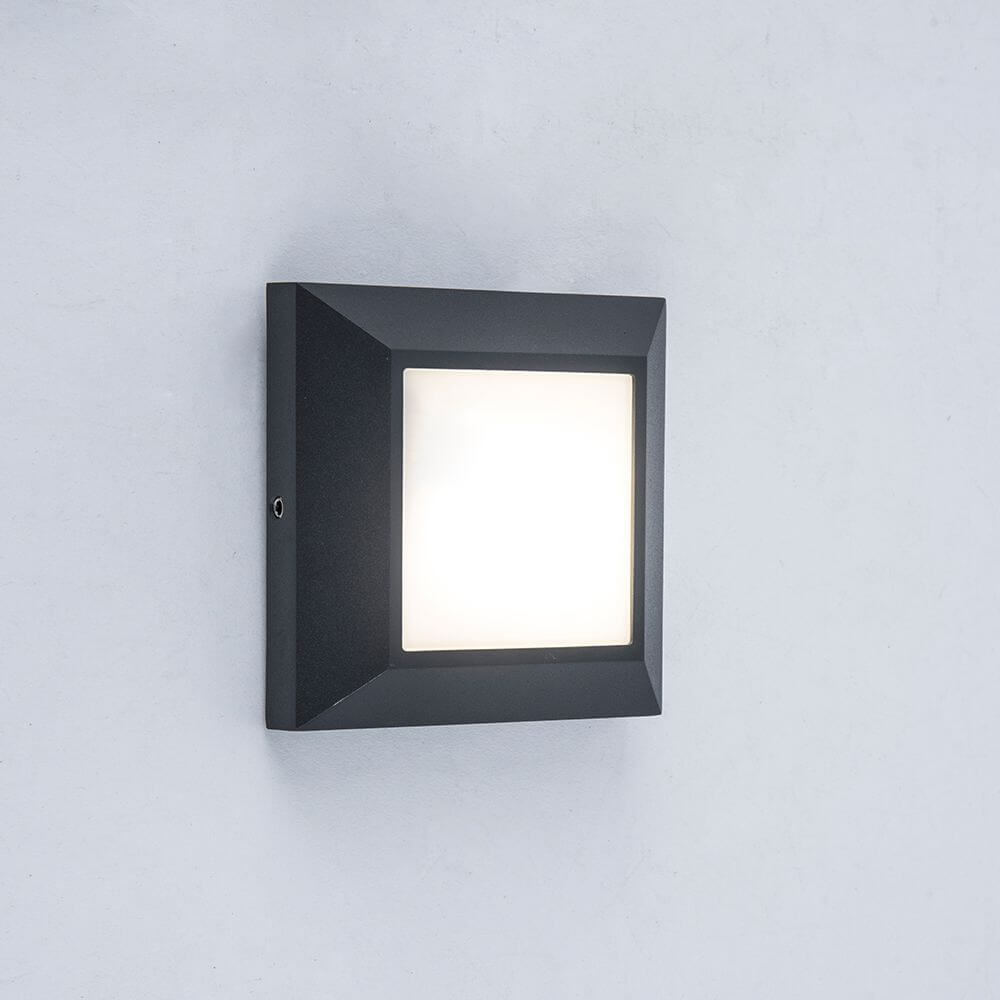 LED-Außenwandleuchte Helena an einer Wand montiert, moderne Außenbeleuchtung für stilvolle Gestaltung.