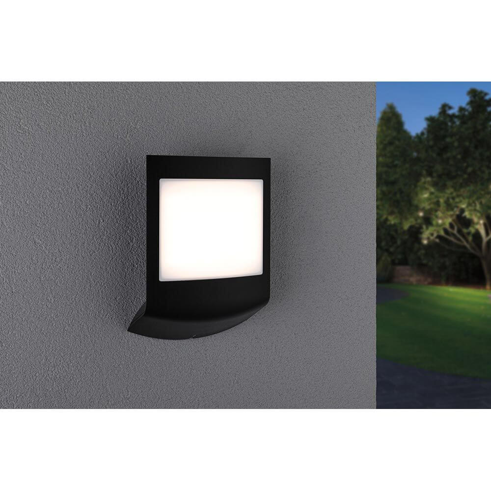 Moderne LED Hausnummernleuchte Padea mit Dämmerungssensor, IP44, für Außenbereich geeignet.