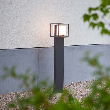 LED-Außenwegeleuchte Cruz IP54 in modernem Design, ideal für Außenbereiche und Gartenbeleuchtung.