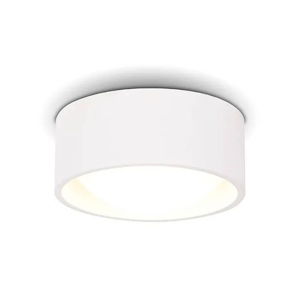 LED Decken-Aufbaulampe Kodak I IP44 in schlichte Rundform mit weißem Metallrahmen und sanftem Licht.