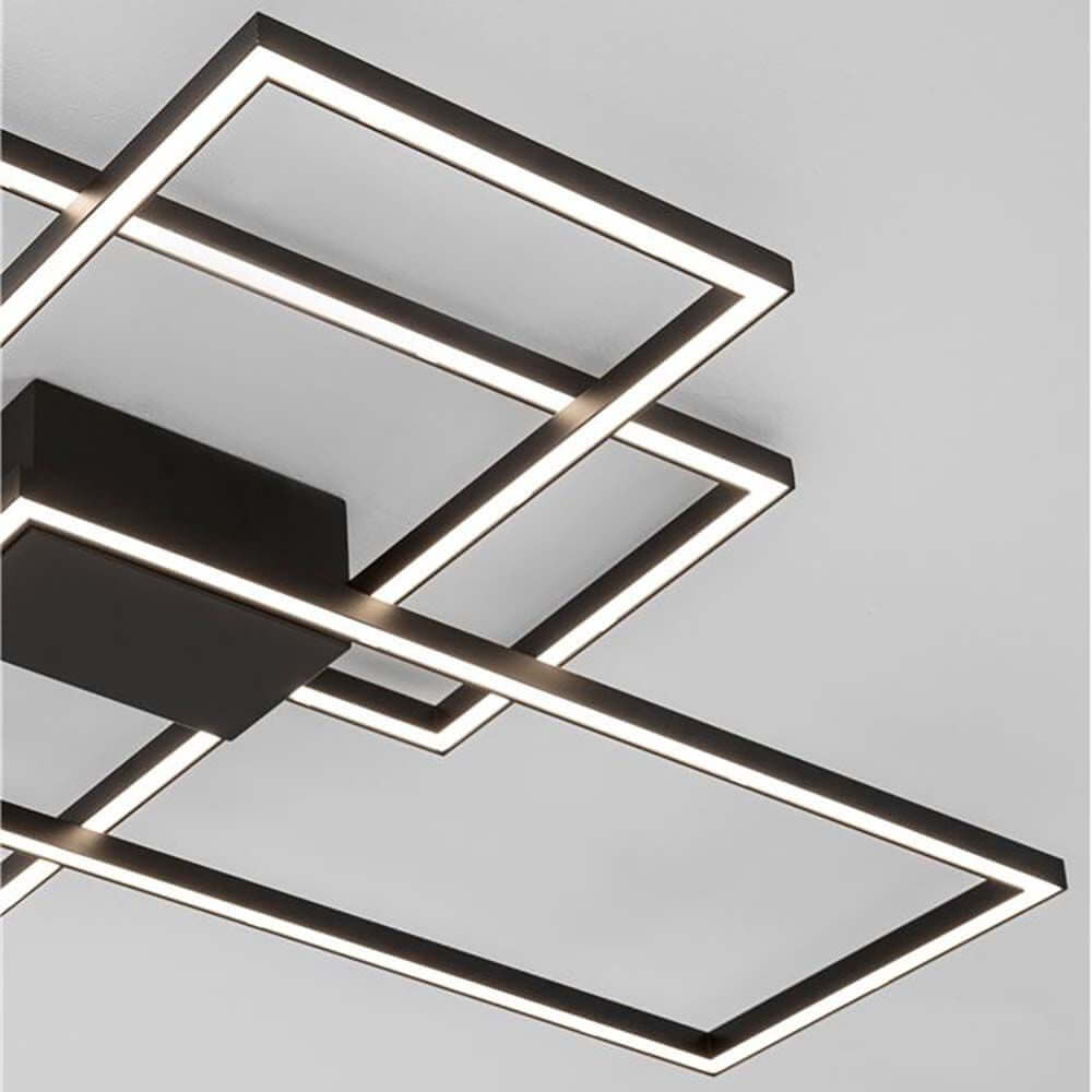 LED-Deckenleuchte Bilbao Matt-Schwarz mit modernem, flachem Design und sanfter Lichtarchitektur.