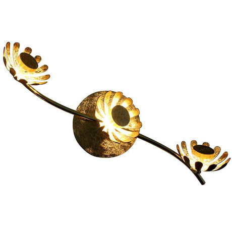 LED Deckenleuchte Bloom 3-flammig 50cm Goldfarben mit blütenkelchen Design und warmweißem Licht.