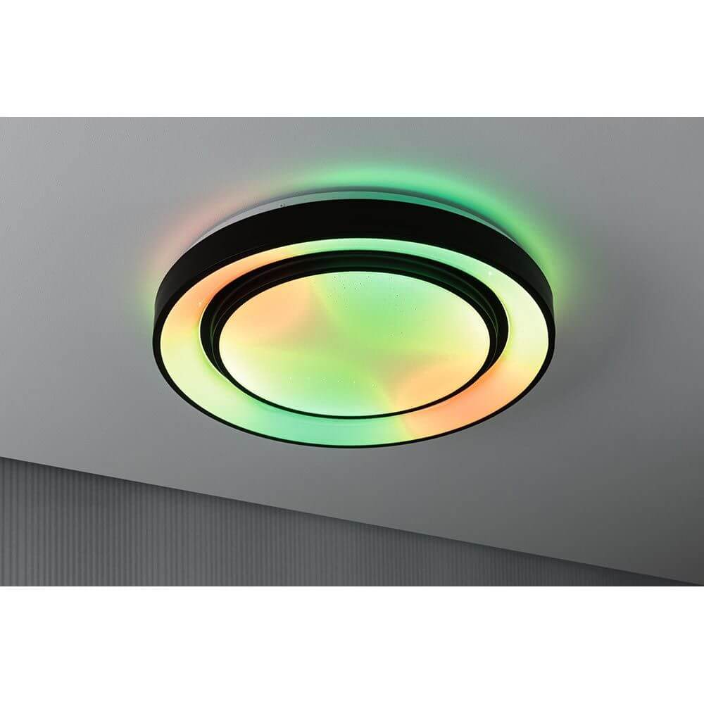 LED Deckenleuchte Rainbow RGB Schwarz Ø 47,5cm an Decke mit buntem Licht in verschiedenen Farben.