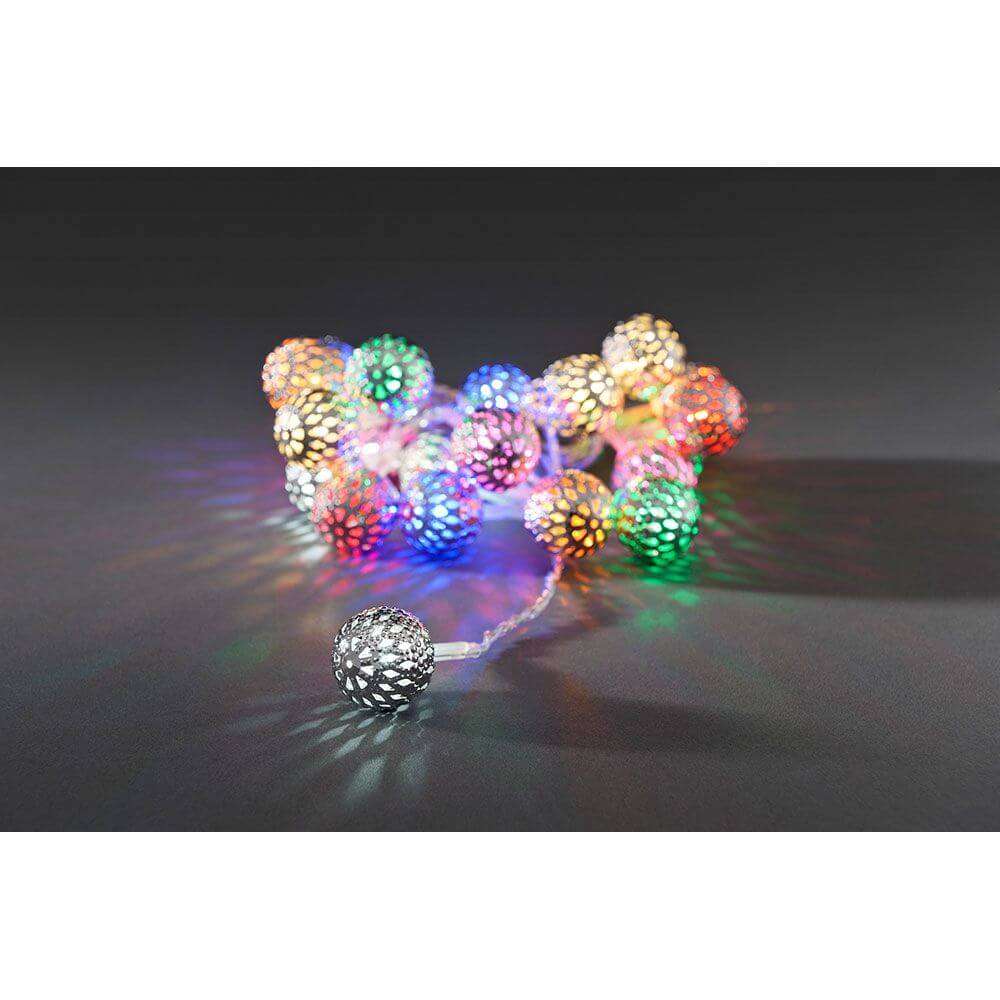 LED Dekolichterkette silberfarbene Metallbälle 21 bunte Dioden mit leuchtenden, filigran gearbeiteten Metallbällen.