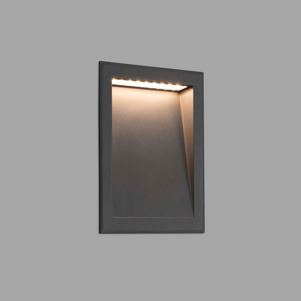 LED Downlight SOUN IP65 Dunkelgrau mit moderner, eleganter Design und warmem Licht.
