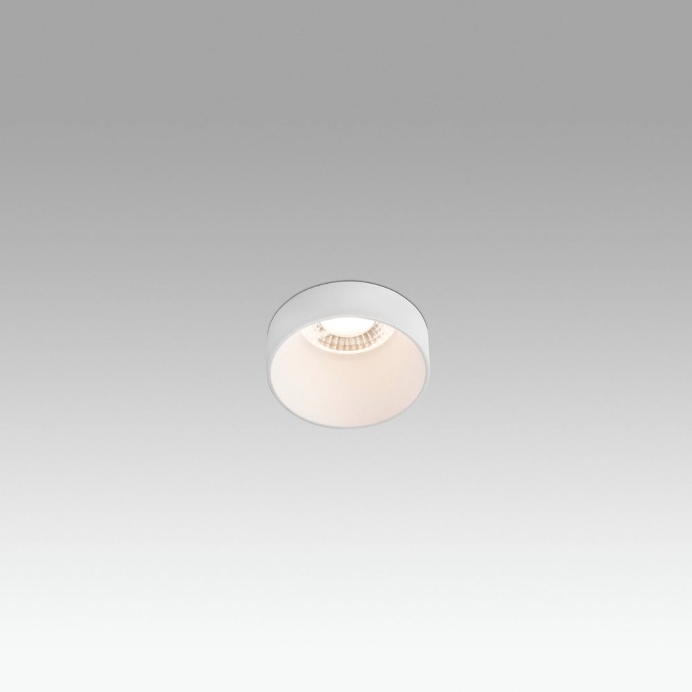 LED Einbauleuchte Bow Dimmbar 7W 2700K 36° Ø 50mm Weiß in weißer Farbe, ideal für Spot- und Allgemeinbeleuchtung.