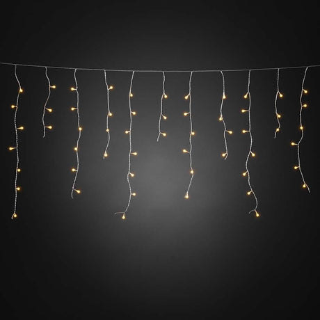 LED Eisregen Lichtervorhang 400 Globes bernsteinfarbene Diode IP44 auf einem dunklen Hintergrund.