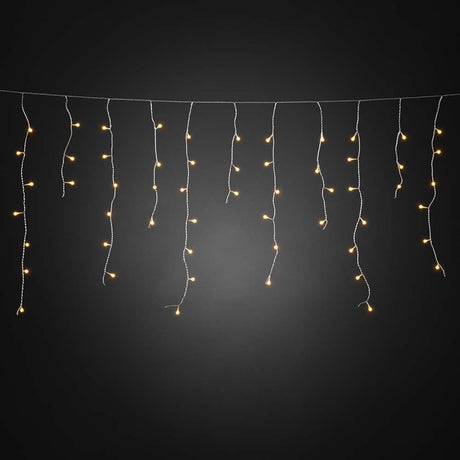 LED Eisregen Lichtervorhang 200 Globes Dioden Bernsteinfarben IP44 an einem dunklen Hintergrund