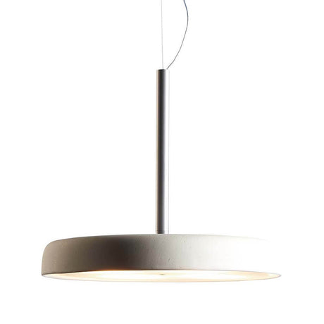 Casablanca LED-Hängeleuchte Clavio Flat Ø 32cm mit skandinavisch-minimalistischem Design und Lava-Oberfläche.