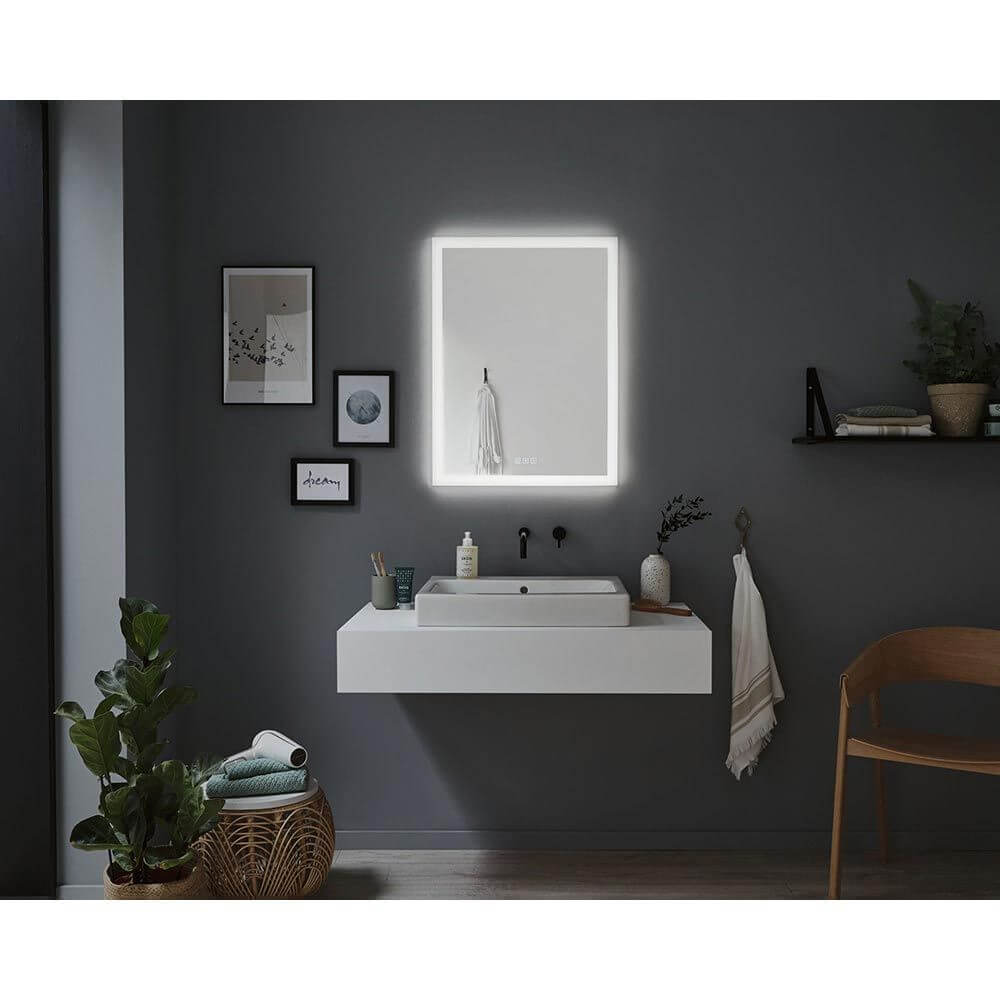 LED HomeSpa Mirra Leuchtspiegel CCT Wärme Dimmbar & Heizbar im modernen Badezimmer-Design.