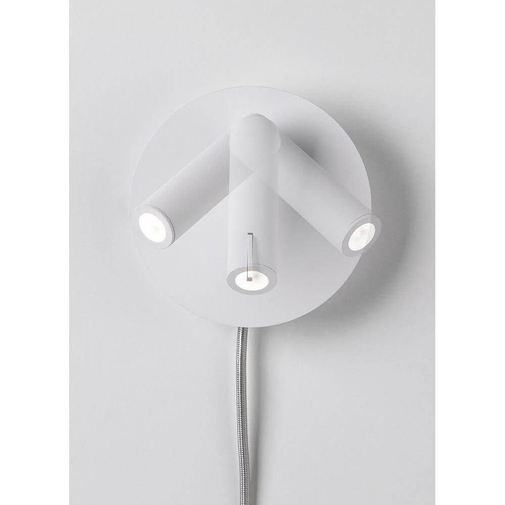 LED Lese- & Wandleuchte Tabari Weiß, Chrom mit drei Leuchten für effektive Raumbeleuchtung.