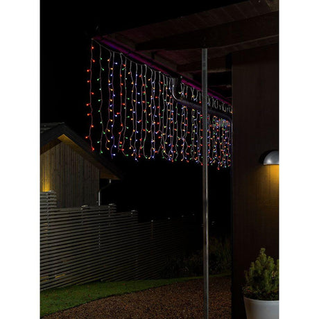 LED Lichtervorhang mit bunten Globes 400 bunte Dioden IP44 sorgt für festliche Beleuchtung im Außenbereich.