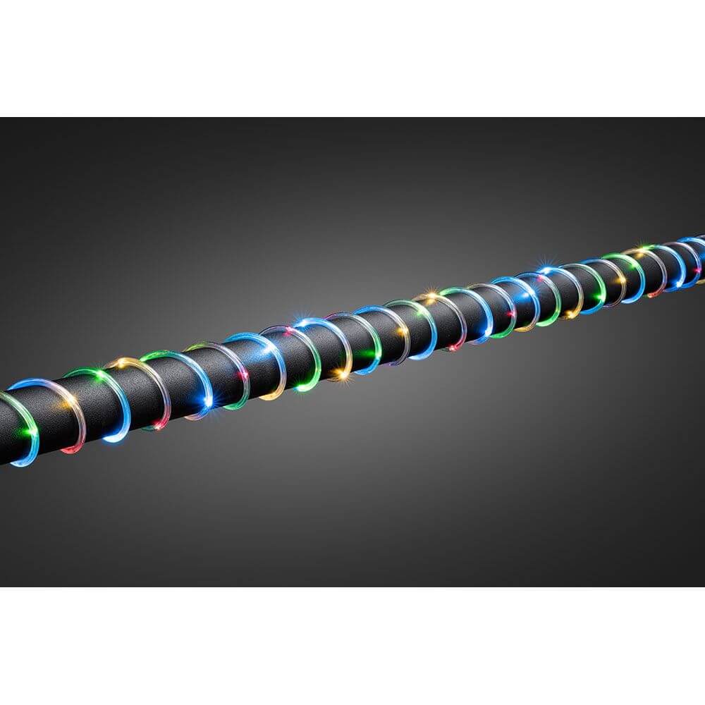 LED Mini Lichterschlauch 5m mit Lichtsensor Timer 65 bunte Dioden batteriebetrieben IP44 auf schwarzlichem Hintergrund