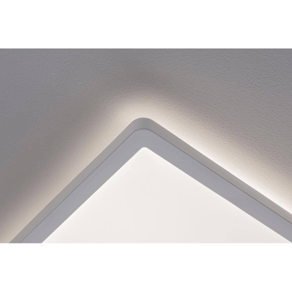 LED Panel Atria Shine Panel Eckig Weiß in der Ecke, mit warmweißem Licht für harmonische Beleuchtung.