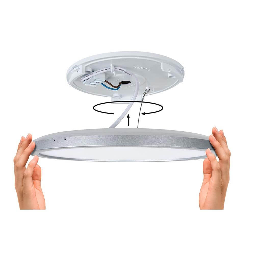 LED Panel Atria Shine Rund Chrom-Matt mit Stufen-Dimmer in der Installation, mit dimmbarer Funktion.