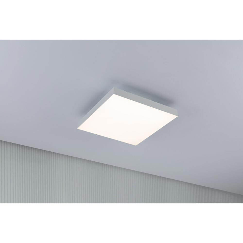 LED Panel Velora Rainbow CCT-Dimmbar 29x29cm an Decke montiert mit modernem Design und gleichmäßiger Lichtverteilung.
