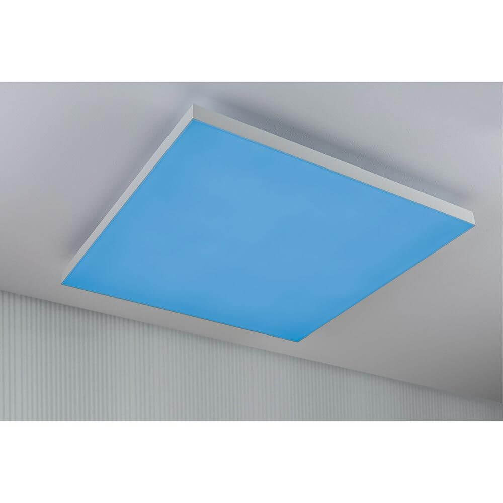 Velora LED Rainbow Panel RGBW Dynamisch Weiß 59x59cm in blauer Farbgebung an der Decke.