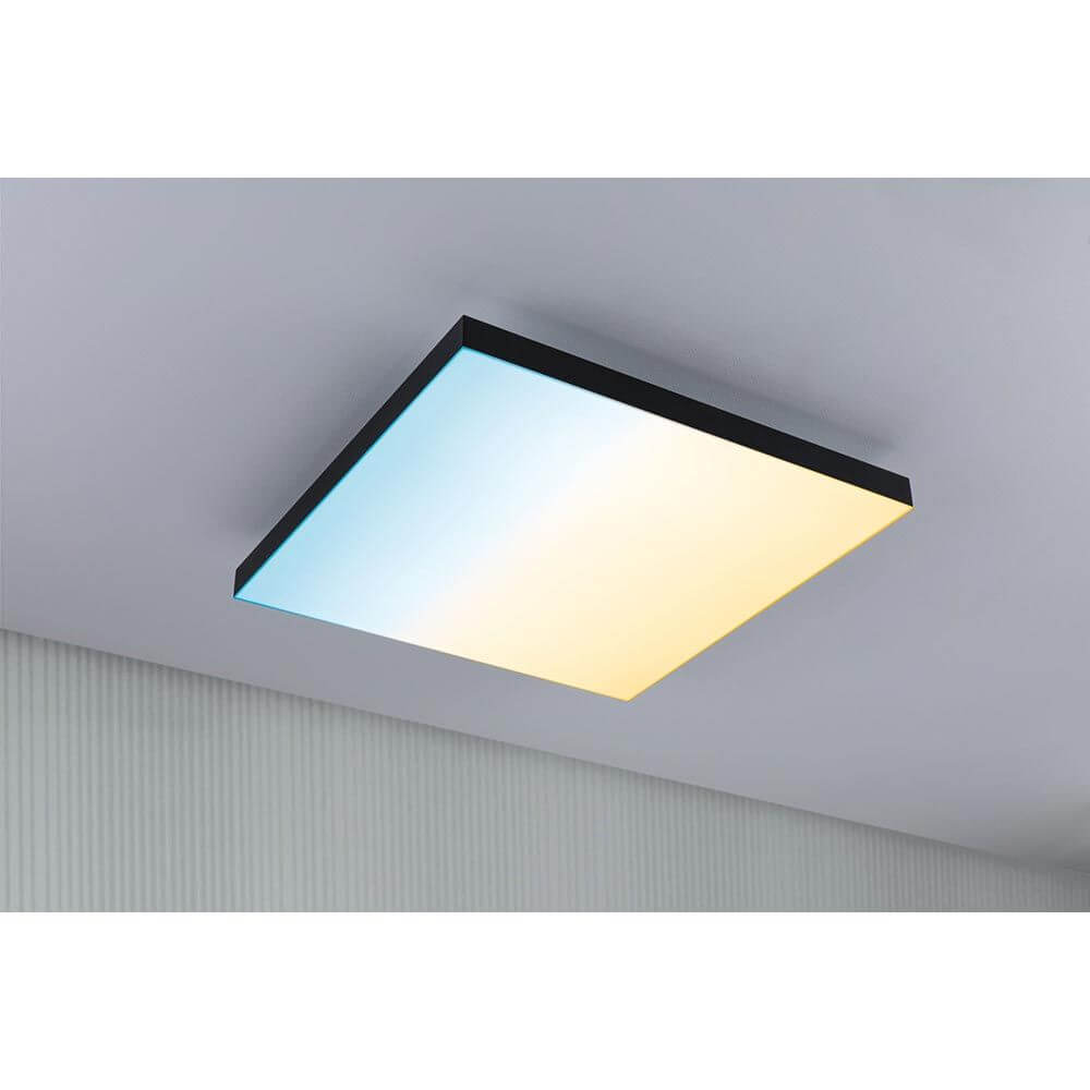 LED Panel Velora Rainbow RGBW Dynamisch Quadratisch Schwarz an Decke mit Farbwechsel-Effekt.