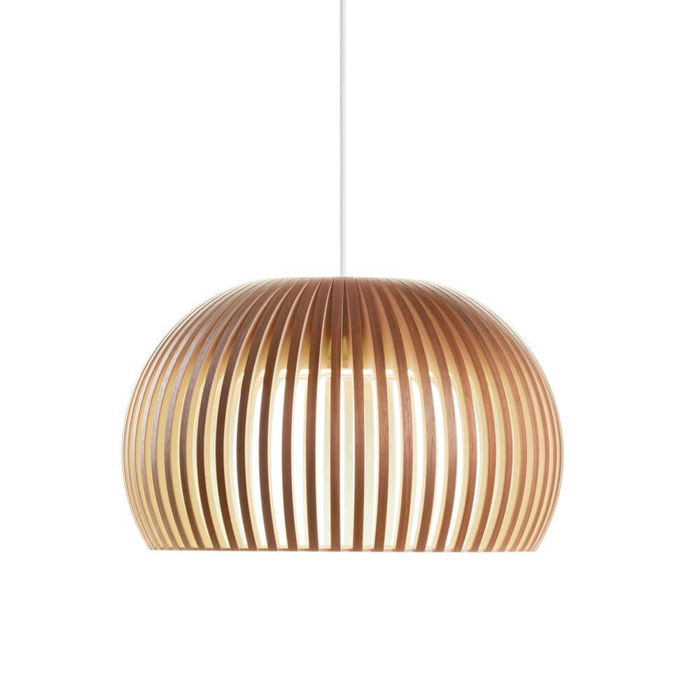 LED Pendelleuchte Atto 5000 aus Holz Ø 34cm mit modernem Design und Holzlamellen.