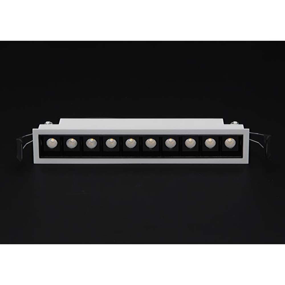 LED Raster-Einbaulampe mit 10x2W Power LEDs, 2900K warmweiß, weißer Rahmen, schwarz lackierter Reflektor.