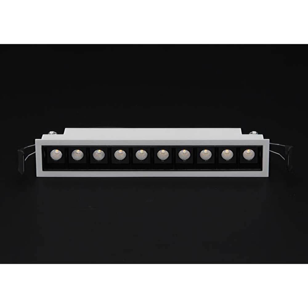 LED Raster-Einbaulampe Line 1545lm10x2W Warmweiß mit 10x2W Power LEDs auf schwarzem Hintergrund.