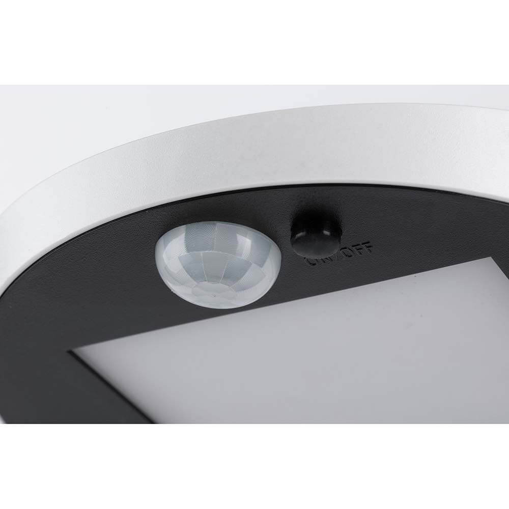LED Solar Wandlampe Ryse mit Bewegunsmelder IP44 3000K Weiß Nahaufnahme mit Bewegungsmelder und Schalter.