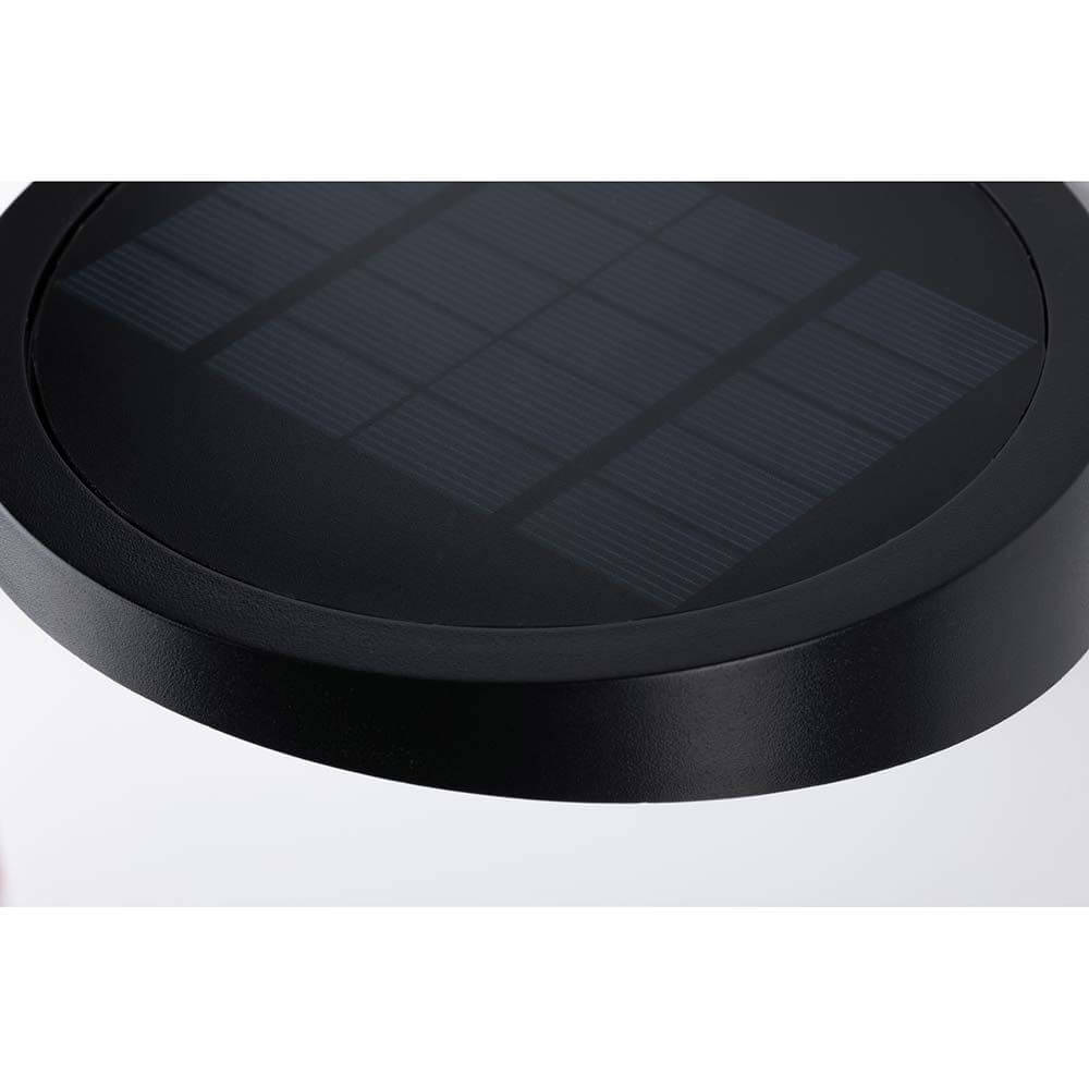 Obenansicht der LED Solar Wandleuchte Ryse mit schwarzem Solarpanel für effiziente Energieaufnahme.