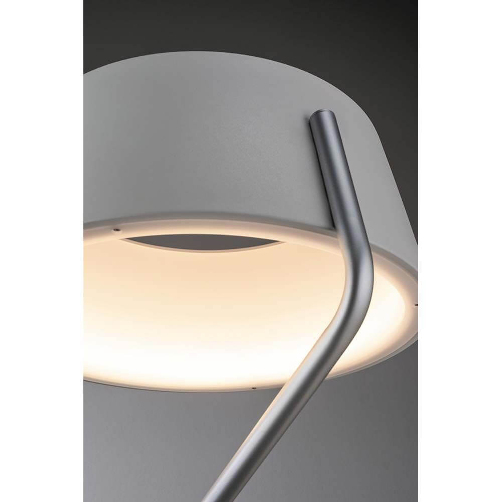 Detailansicht der LED Stehleuchte Belaja 22W Weiß/Chrom-Matt mit unsichtbarer Lichtquelle.