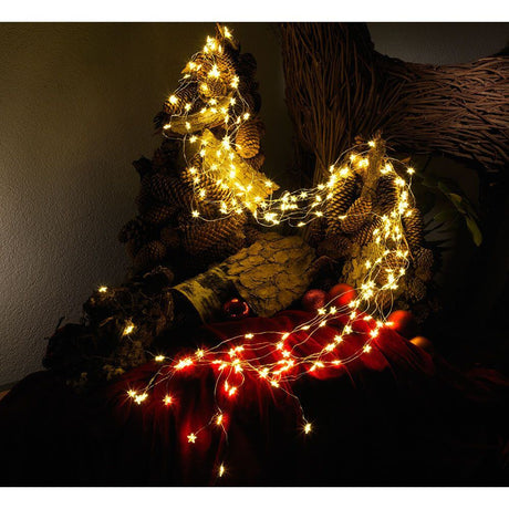 LED Sternenlametta 26 Stränge mit 27 Dioden 702 Warmweiße Dioden, dekorativ angeordnet um eine herbstliche Deko.