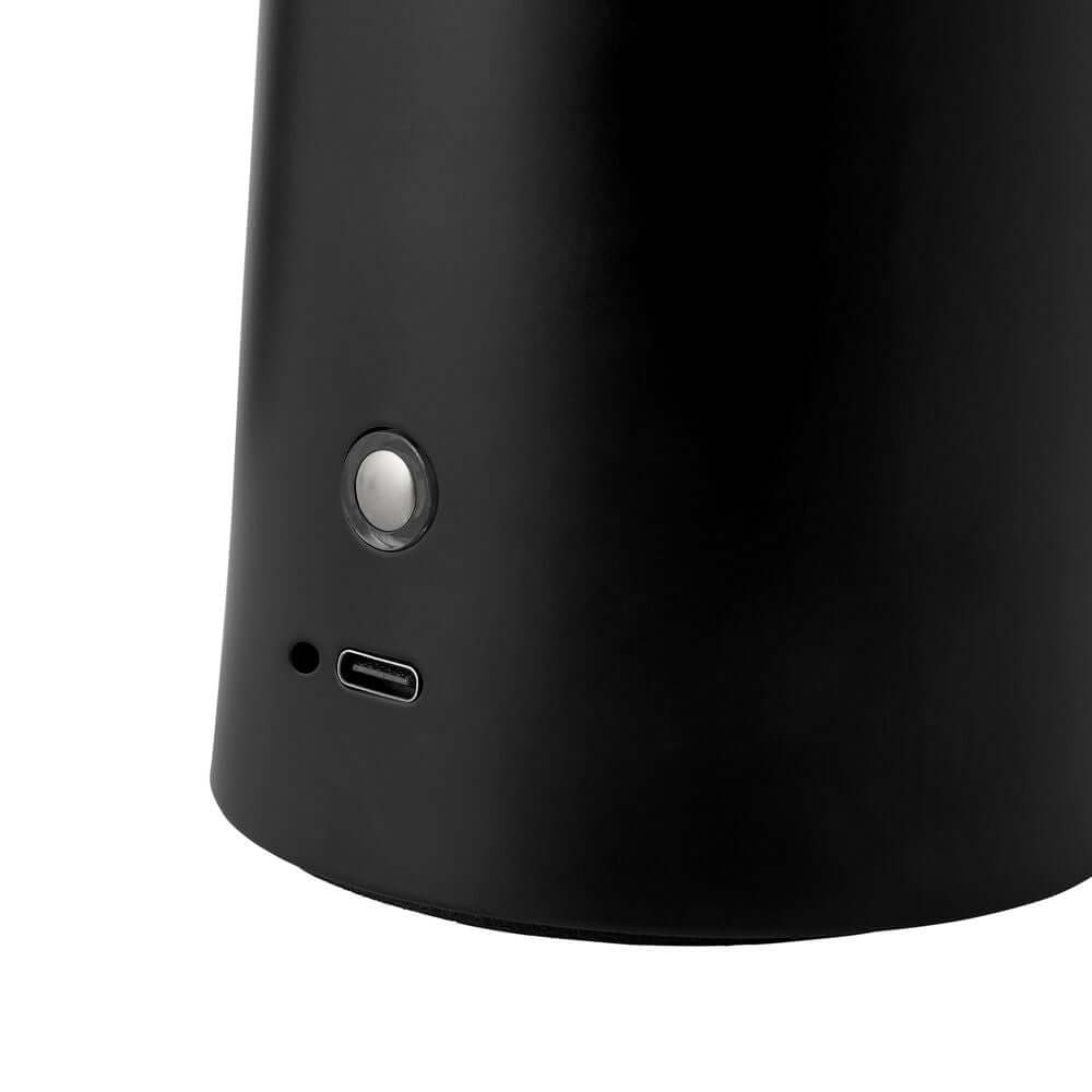 LED Tischlampe Faye Portable mit Schalter und USB-C Anschluss in modernem Design.